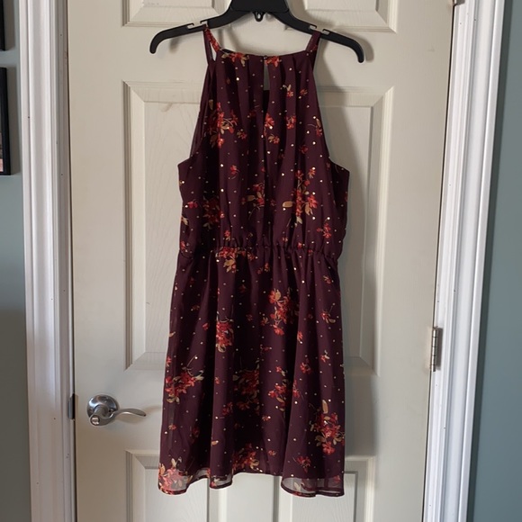 Women’s dress brown with red flowers and good specs - Picture 3 of 3